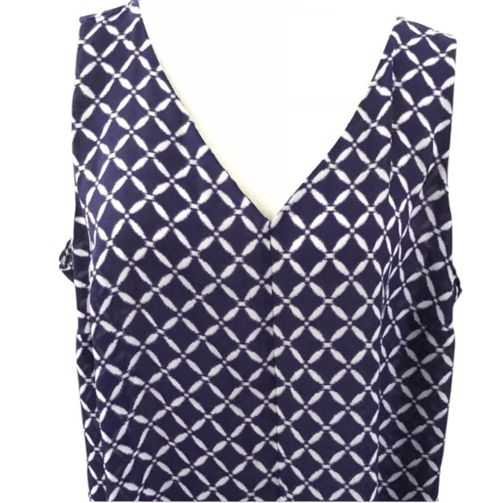 Sleevless blouse